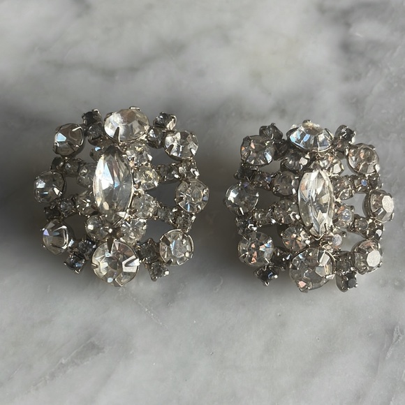 Rhinestone earrings vintage clip on - Picture 2 of 3